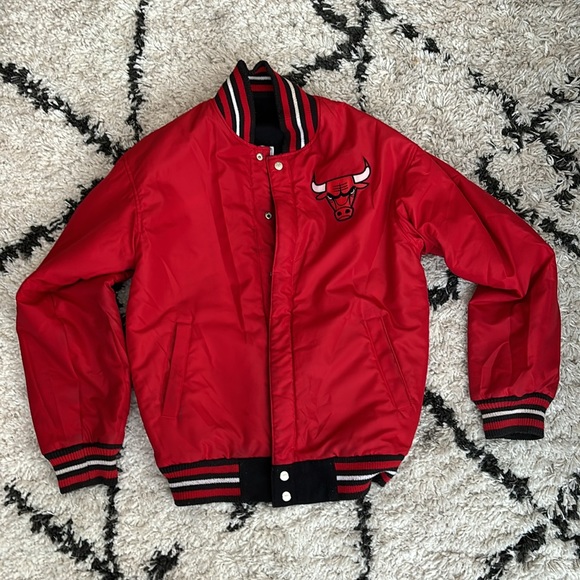 Chicago Bulls Reversible Jacket - Picture 3 of 3